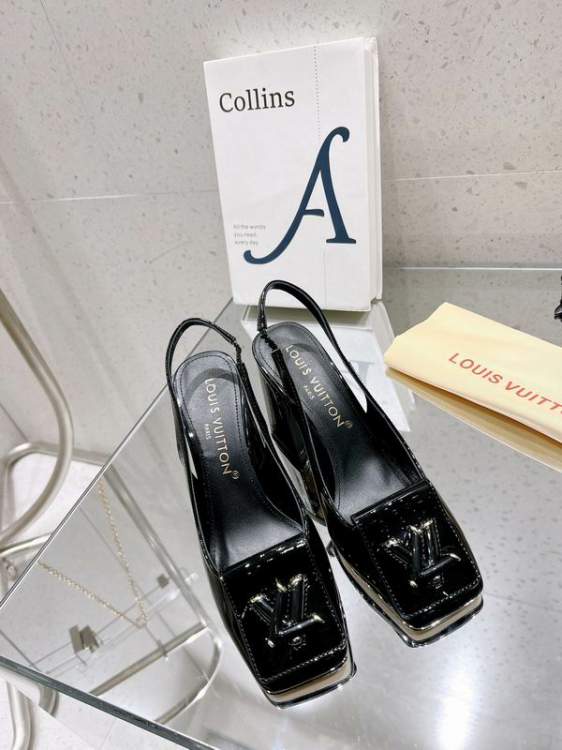 Picture of Louis Vuitton Shoes _SKULVsz35-429cmmnf030813530
